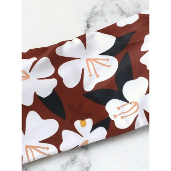 🌿VIVA | Bikini Set With Floral Bandeau & High Leg - Picture 3 of 8